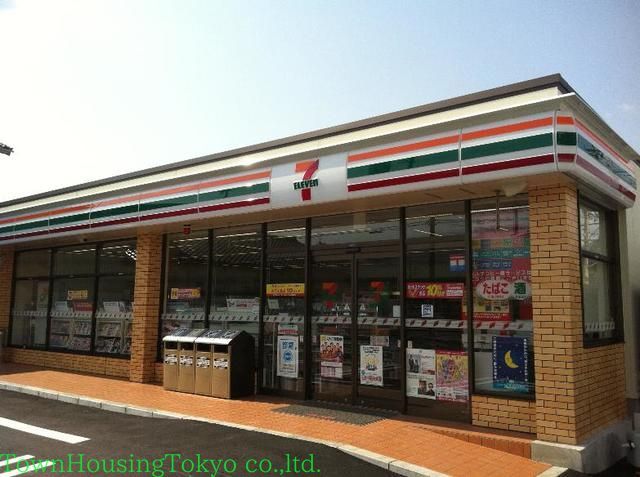 コンビニ　セブンイレブン世田谷区役所前店（コンビニ）まで270m