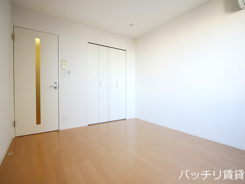 その他　同タイプ写真の為、現状優先