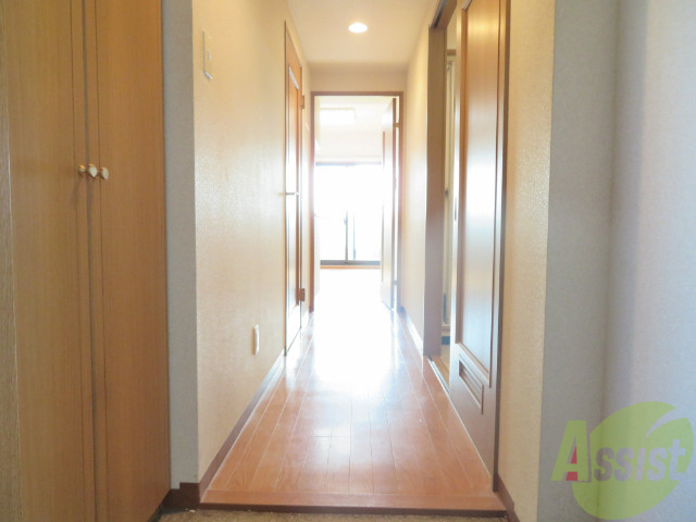 玄関　玄関から見た景色はこちらです。イメージできますか。