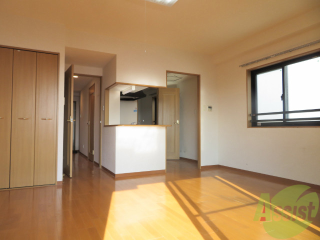 居室・リビング　１１．５帖の洋室です。広々として、きれいですね。