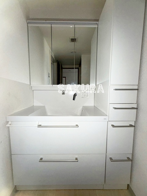 洗面設備　身支度に欠かせない独立洗面台♪