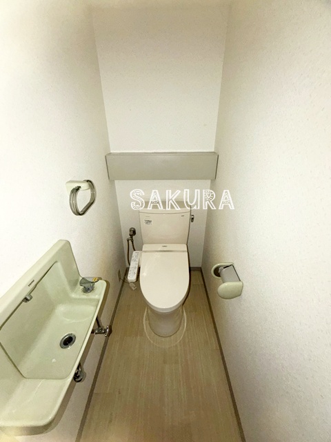 トイレ　嬉しい温水洗浄便座♪