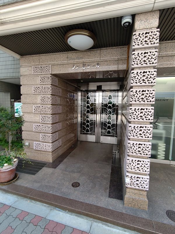 エントランス　清潔なエントランスです