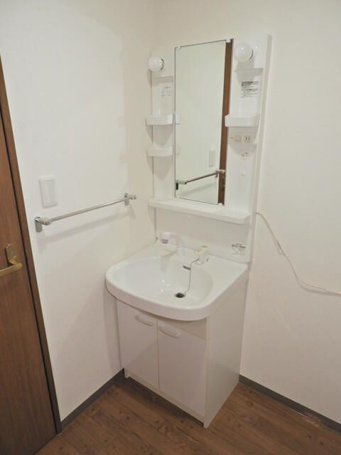 洗面設備　脱衣スペースもあります