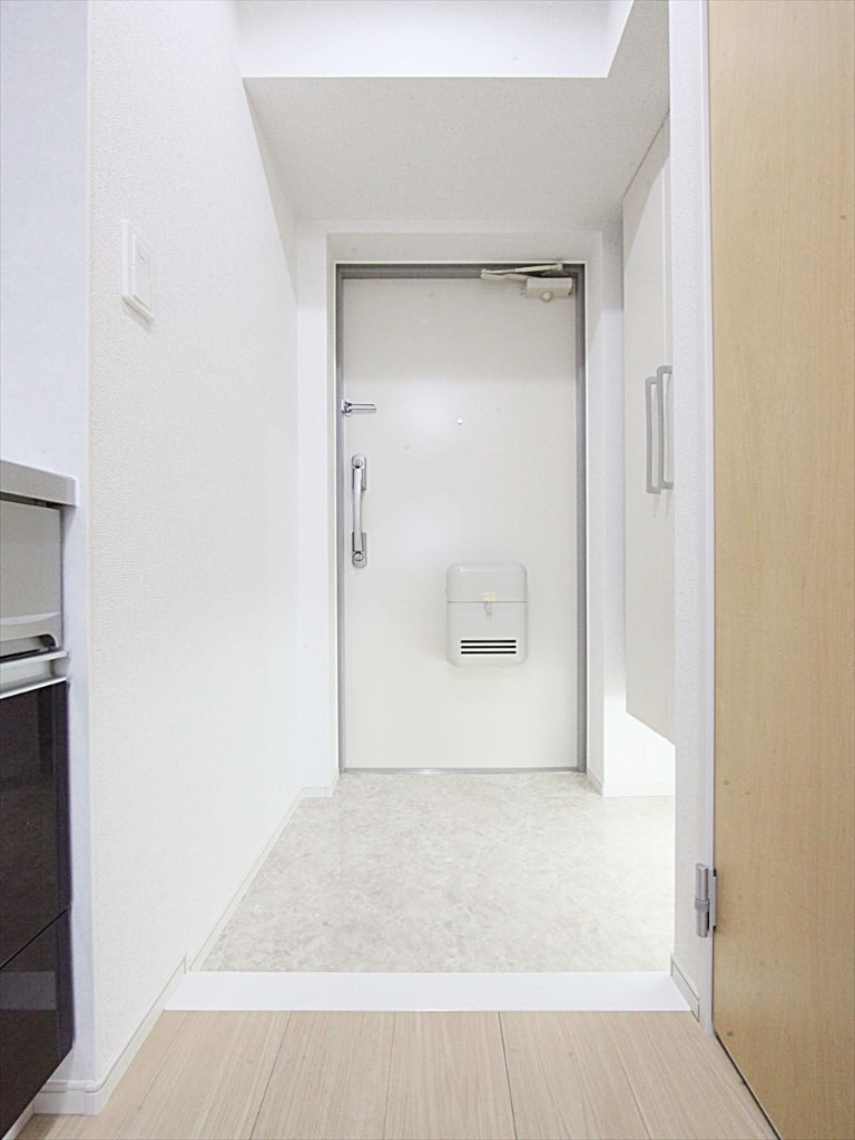 玄関　玄関　同仕様物件内装