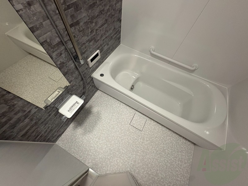 バス・シャワールーム　お風呂になります。一日の疲れを癒してくださいね。