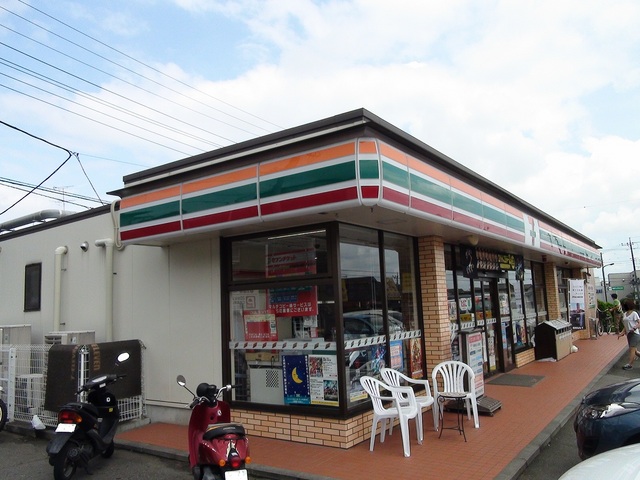 コンビニ　セブンイレブン八王子小宮店（コンビニ）まで210m
