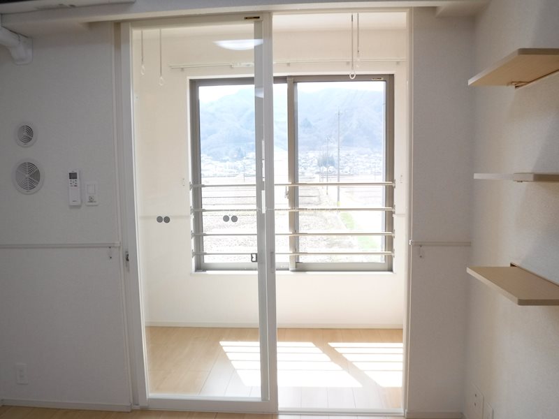 バルコニー　写真は類似