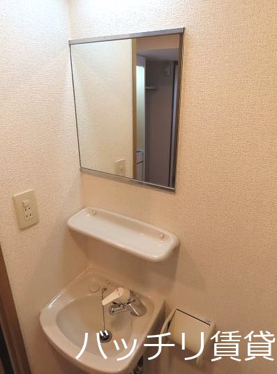 洗面設備　＊画像は別号室の為、現状を優先いたします
