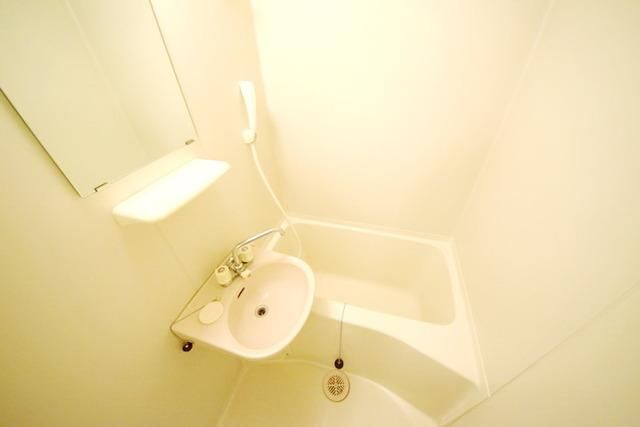 バス・シャワールーム　★きれいなバスルームで、ゆったりくつろげますよ★