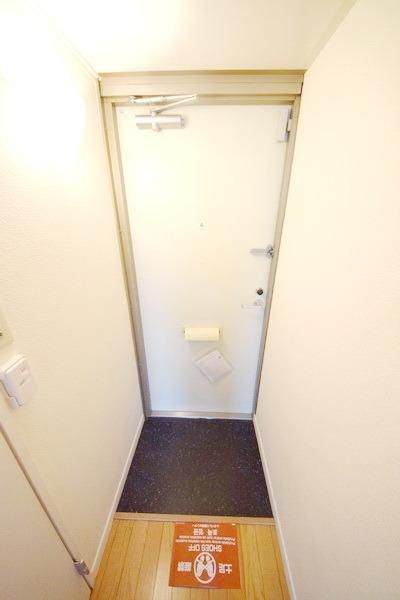 玄関　★広々とした玄関スペースです★