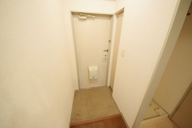 玄関　★下駄箱あります★
