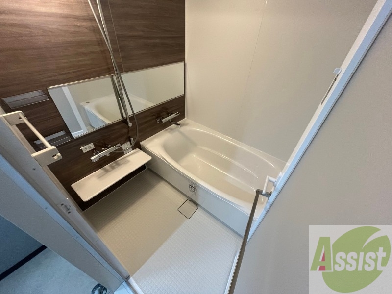 バス・シャワールーム　ユニットバスです。疲れを癒すのに欠かせませんね！