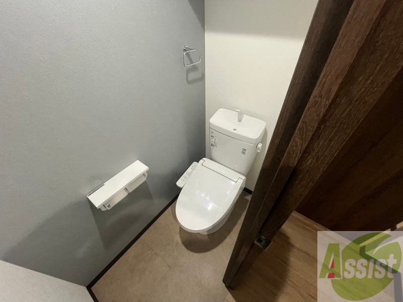 トイレ　こちらはトイレです。清潔感があり、安心して使用できます。