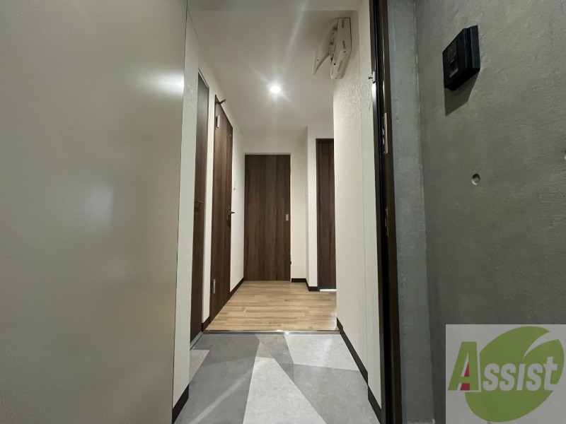 玄関　玄関の様子です。明るい印象ですね。気分もあがりそう。