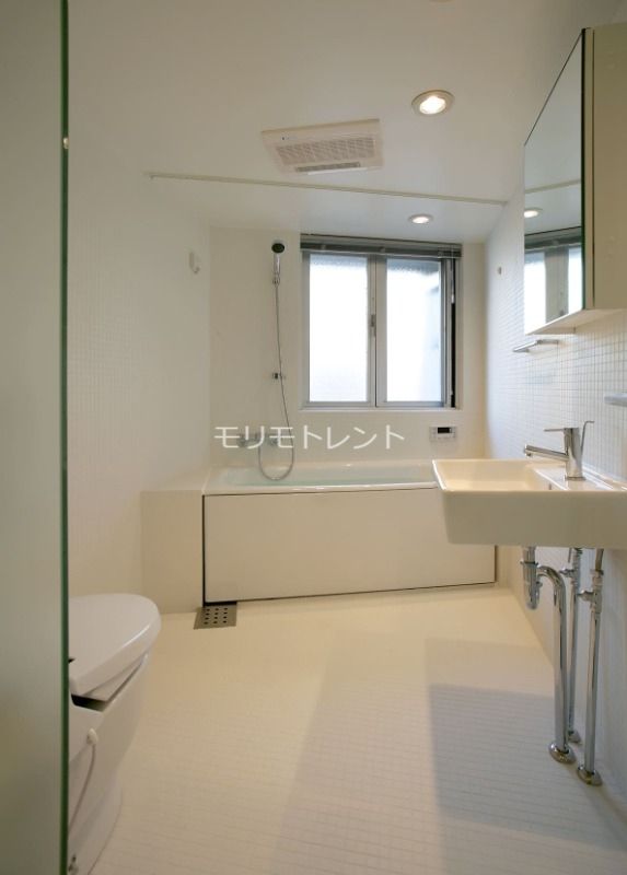 バス・シャワールーム　※別部屋参考写真