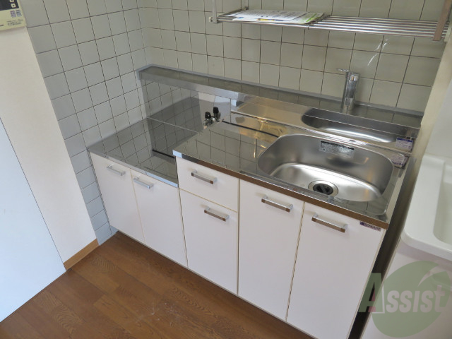 キッチン　シンプルなキッチンです。一人暮らしは最適ですね。