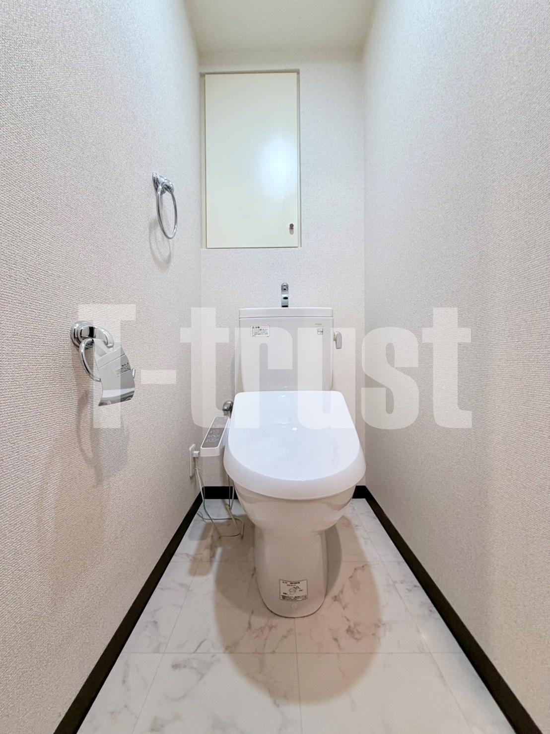 トイレ　別部屋・反転タイプ