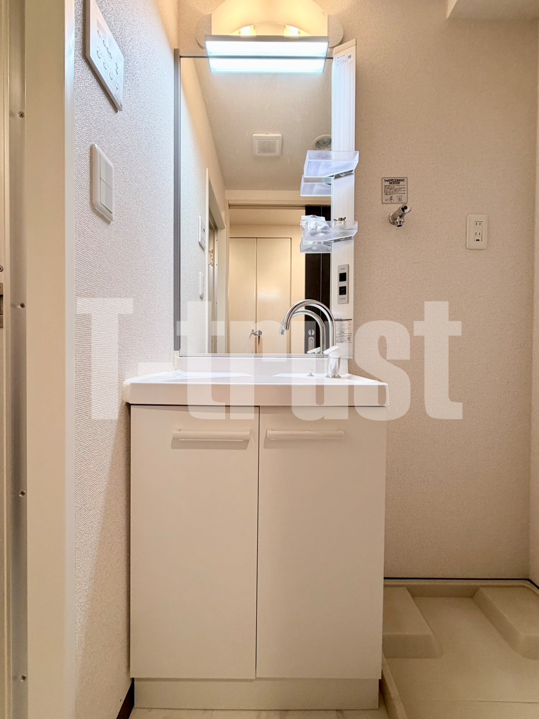 洗面設備　別部屋・反転タイプ