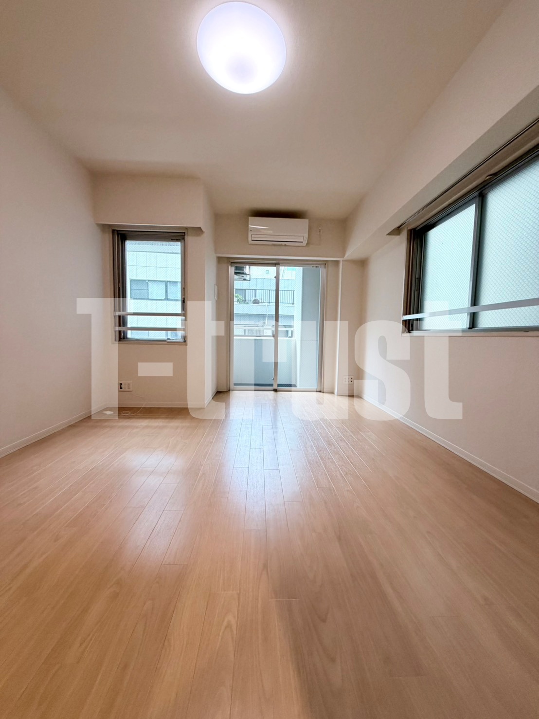 居室・リビング　別部屋・反転タイプ