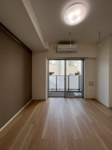 居室・リビング　別室参照（カラータイプが異なる場合があります）