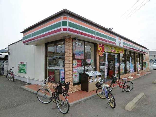 コンビニ　セブンイレブン（コンビニ）まで550m