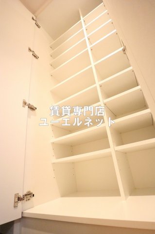 その他設備　収納力たっぷりのシューズボックスで玄関すっきり！