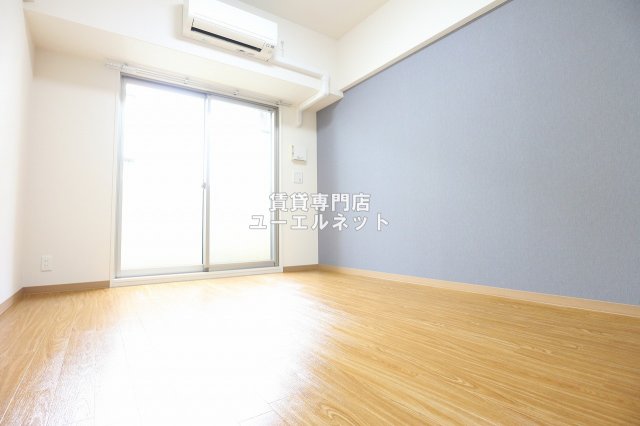 居室・リビング　ゆったりとくつろげる、落ち着きのある居室空間です