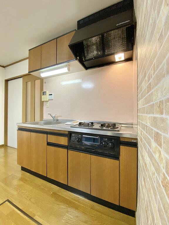 キッチン　同間取り別部屋参考画像です