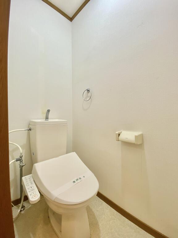 トイレ　同間取り別部屋参考画像です