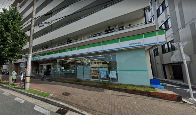 コンビニ　ファミリーマート 城東鴫野西店（コンビニ）まで282m