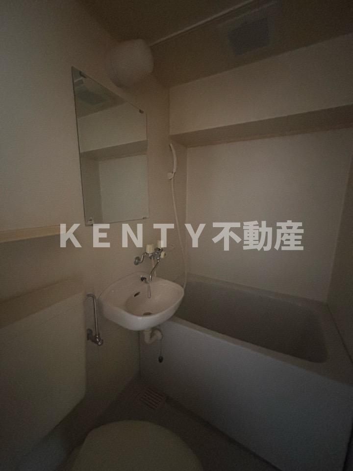 洗面設備　スペースが確保できる洗面所です