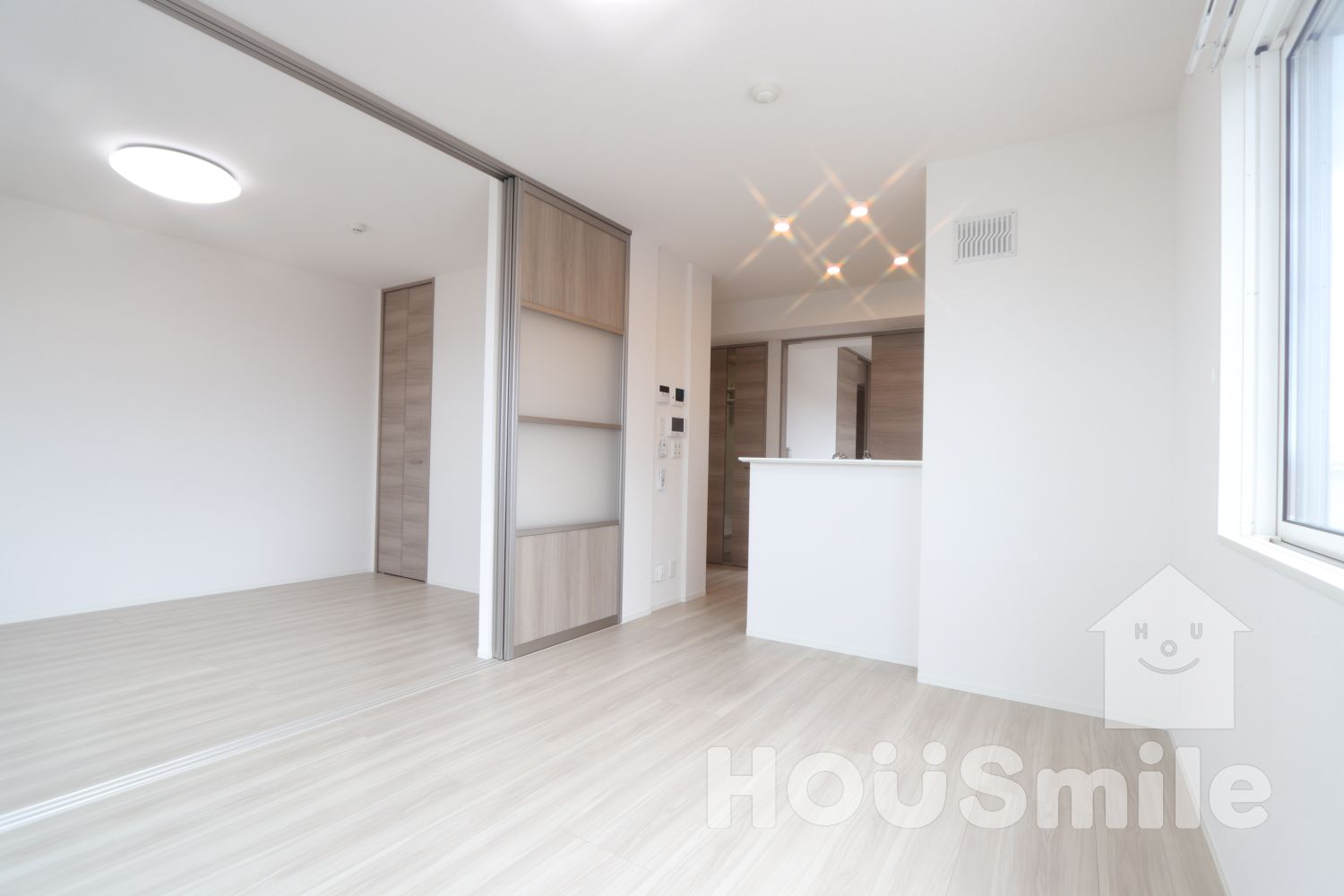 居室・リビング　現在建築中の為、写真は同タイプのものを使用