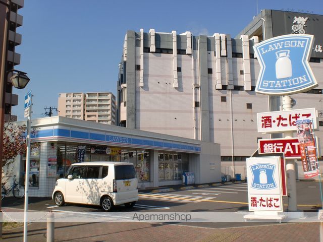 コンビニ　ローソン（コンビニ）まで743m