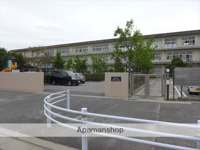 小学校　里町小学校（小学校）まで1182m