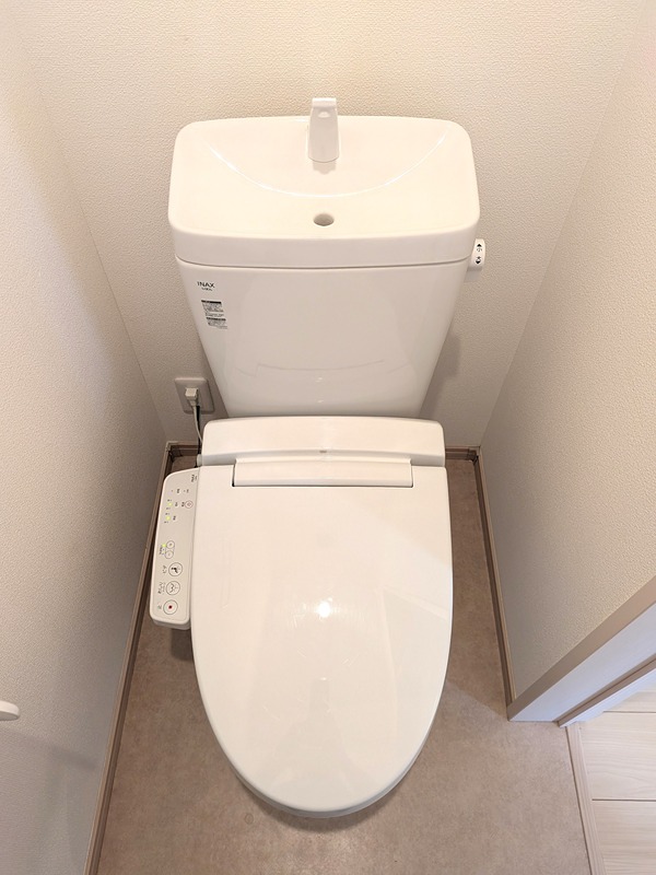 トイレ　別部屋同間取