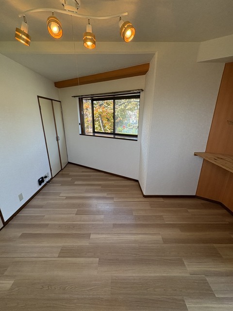 居室・リビング　別部屋参考写真です