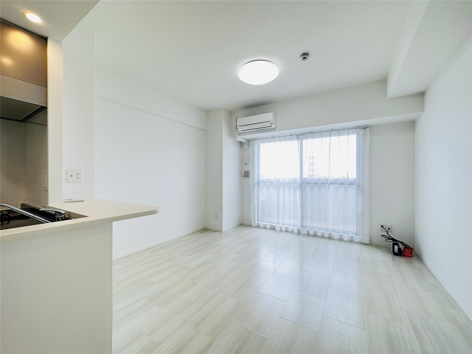 居室・リビング　※同物件別室同タイプの写真です