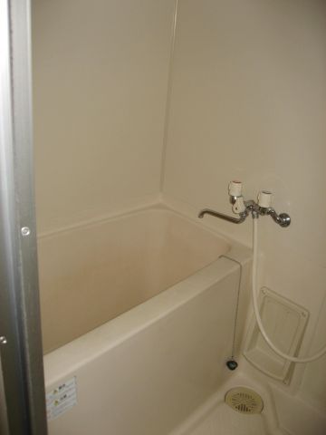 バス・シャワールーム　落ち着いた空間のお風呂です