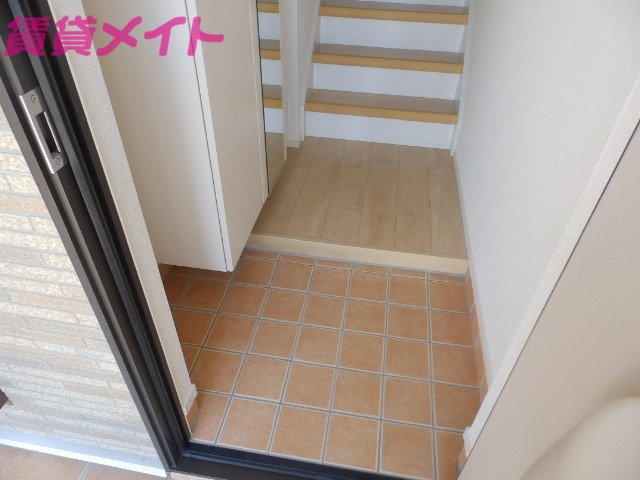 玄関　別部屋参考写真です