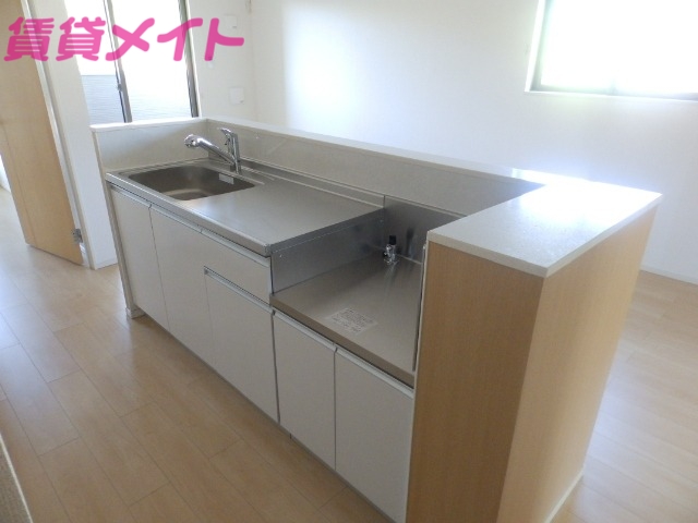 キッチン　別部屋参考写真です