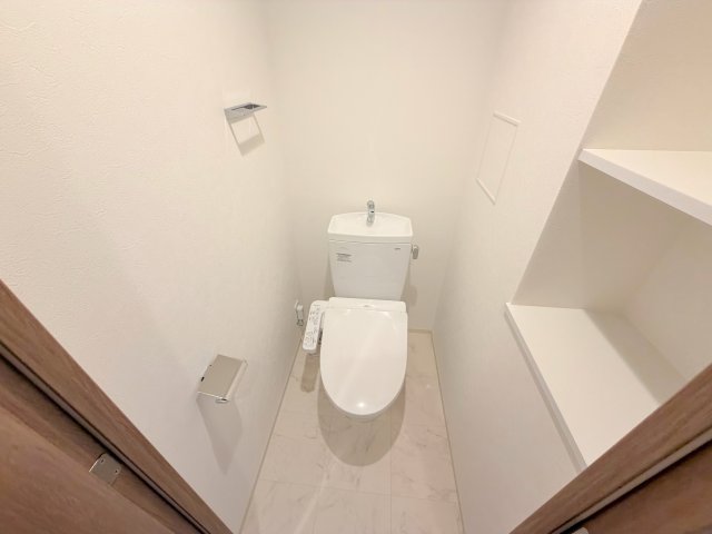 トイレ　綺麗なトイレにはウォシュレット標準装備です。