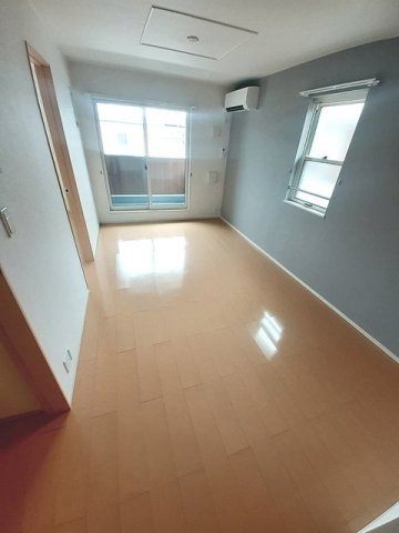 居室・リビング　居間です