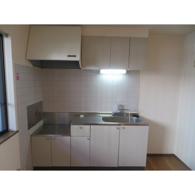 キッチン　※同タイプの別の部屋の写真です