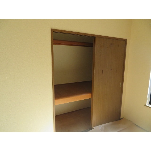 収納　※同タイプの別の部屋の写真です