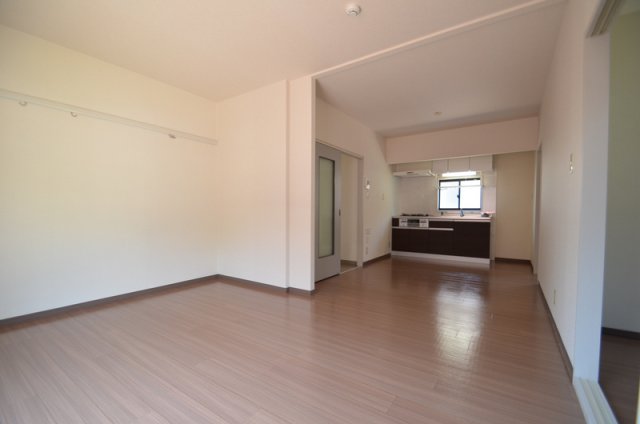 居室・リビング　１３．１帖のリビング