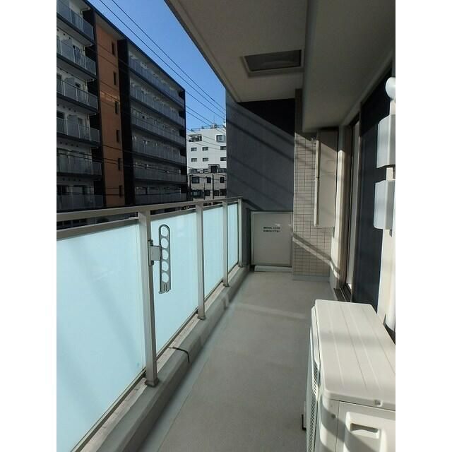 バルコニー　バルコニーからの眺めを楽しみながら食事をしませんか