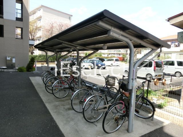 その他共有部分　屋根付駐輪場。