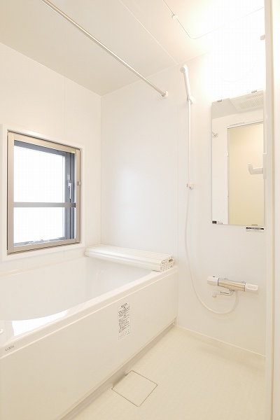 バス・シャワールーム　浴室乾燥機・追い焚き機能