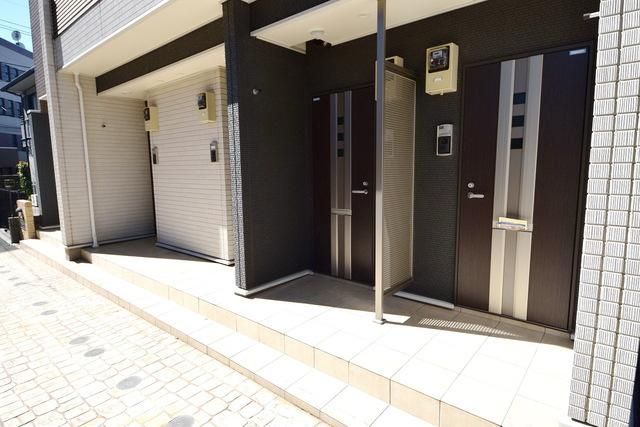 エントランス　★玄関はみんな１階です★